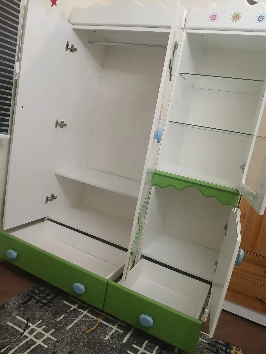 کمد و ویترین تمام تمام mdf تمیز|بوفه، ویترین، کنسول|تهران, جوادیه|دیوار