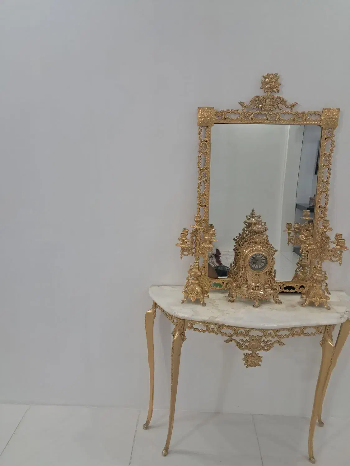 اینه|آینه|مشهد, نوده|دیوار