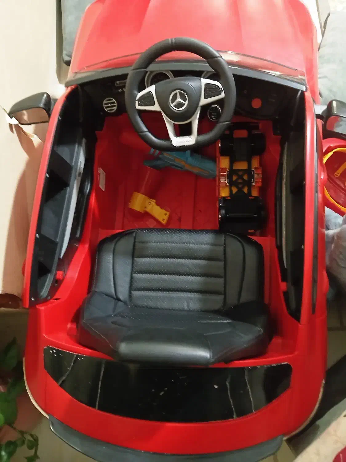 ماشین شارژی کاملا سالم|اسباببازی بچه|بندرعباس, |دیوار