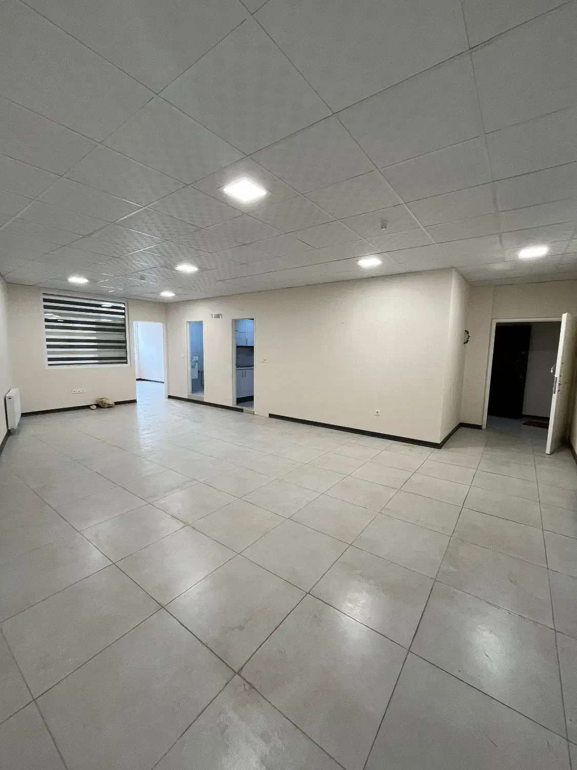 واحد اداری حاشیه خیابان آزادی|فروش دفتر کار، اتاق اداری، مطب|بجنورد, |دیوار