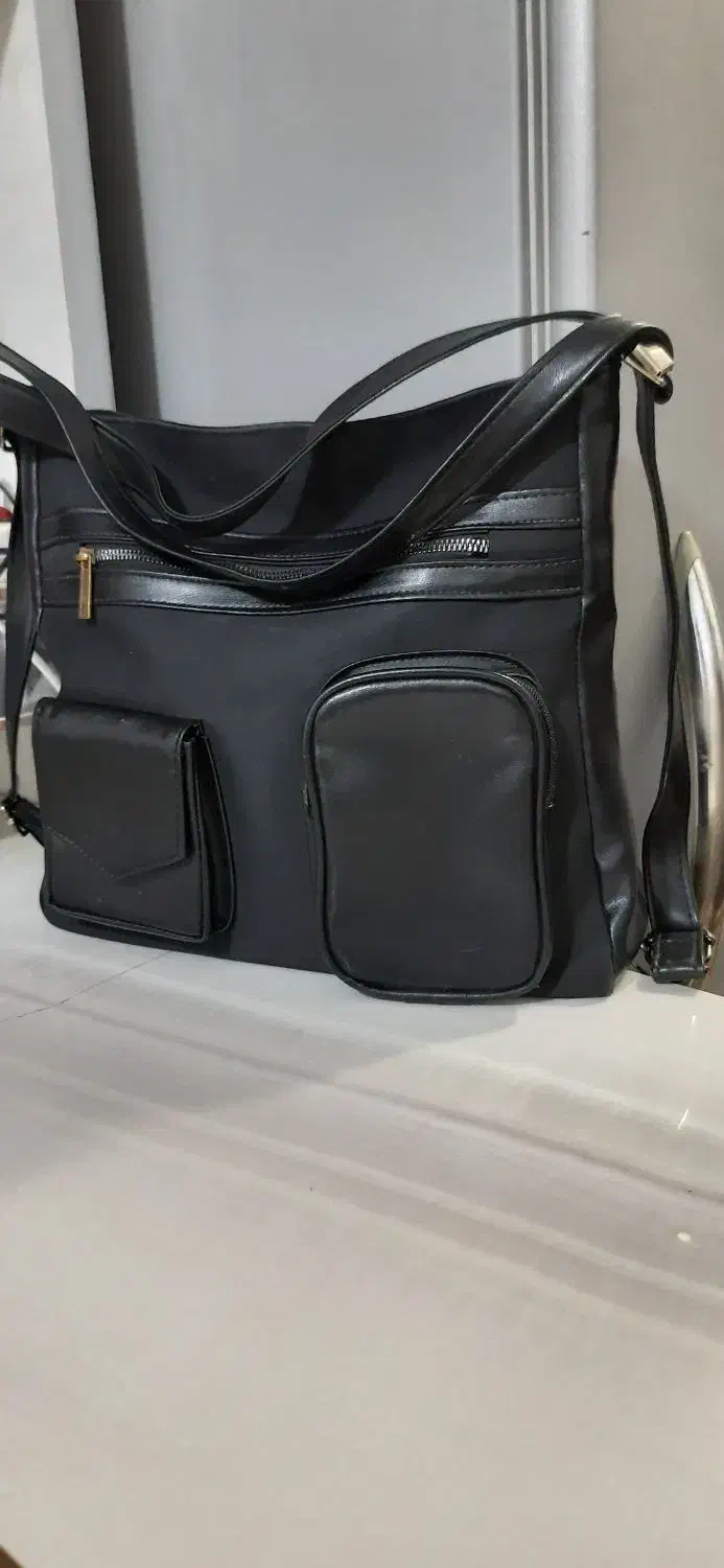 کیف محکم و بزرگ در حد نو|کیف، کفش، کمربند|قم, چهل درخت|دیوار