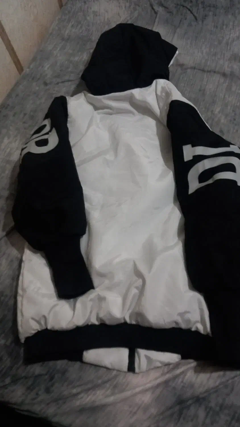 کاپشن|لباس|قرچک, محمد آباد|دیوار