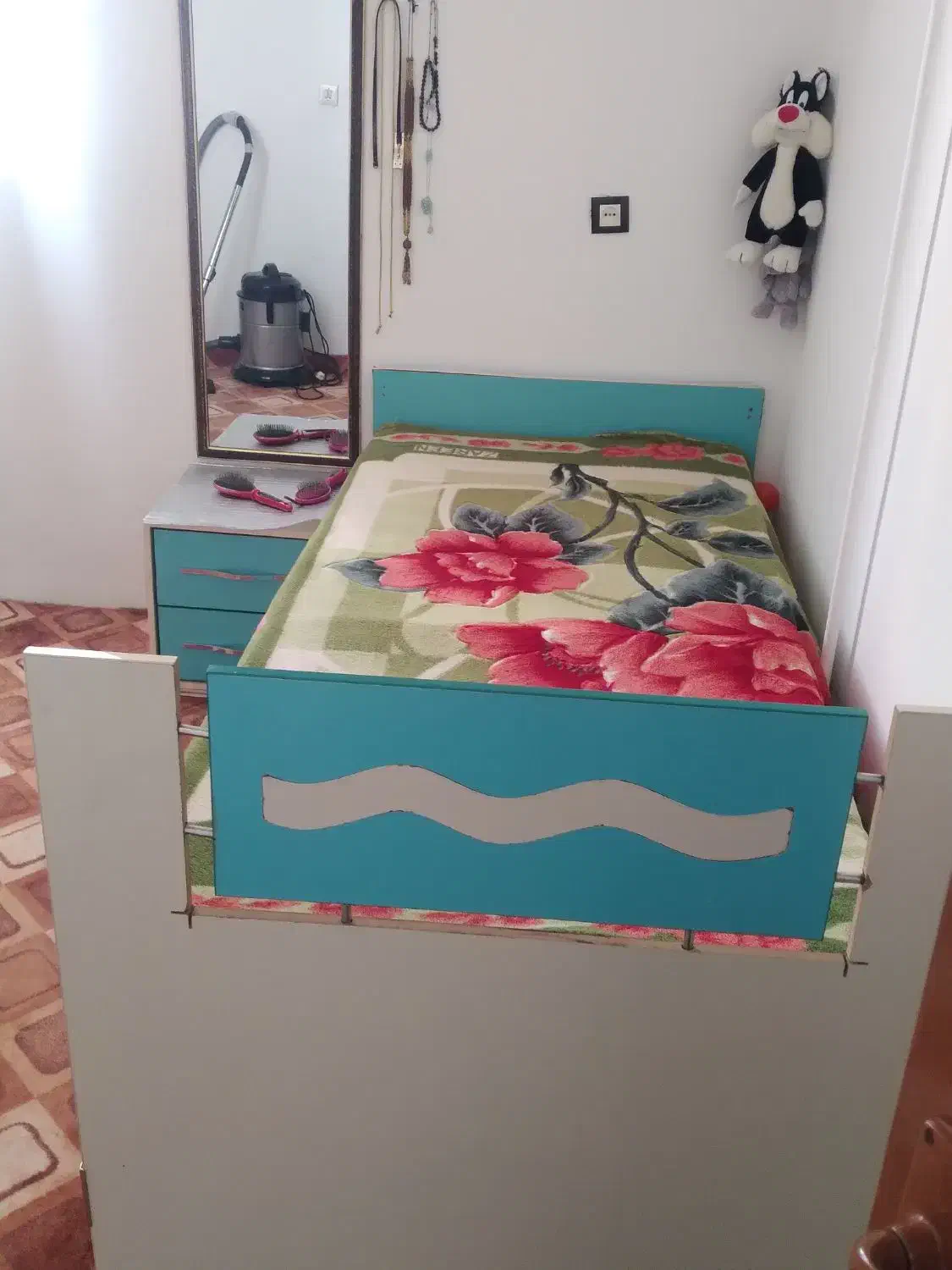 تخت یک نفره ام دی اف|تخت و سرویس خواب|کلاشی, |دیوار