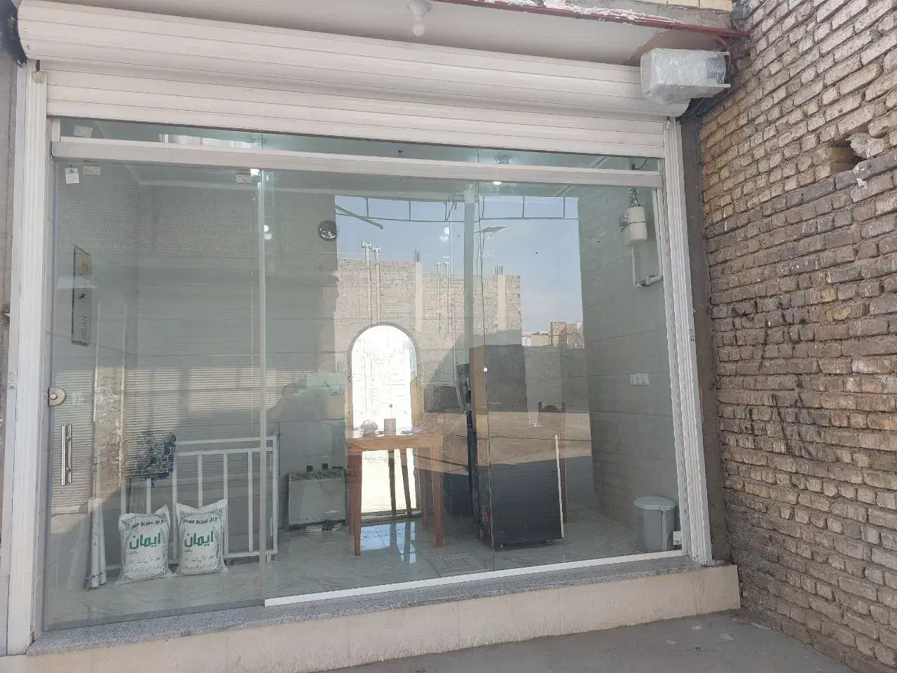 اجاره مغازه ۱۰ متر با زیرزمین|اجارهٔ مغازه و غرفه|خمینی‌شهر, |دیوار