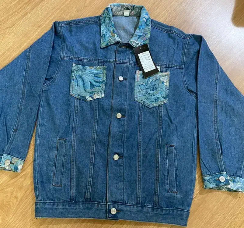 کت لی|لباس|تبریز, |دیوار