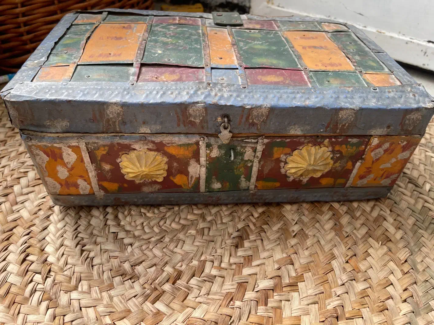 صندوقچه عتیقه|کلکسیون اشیاء عتیقه|بیرجند, |دیوار