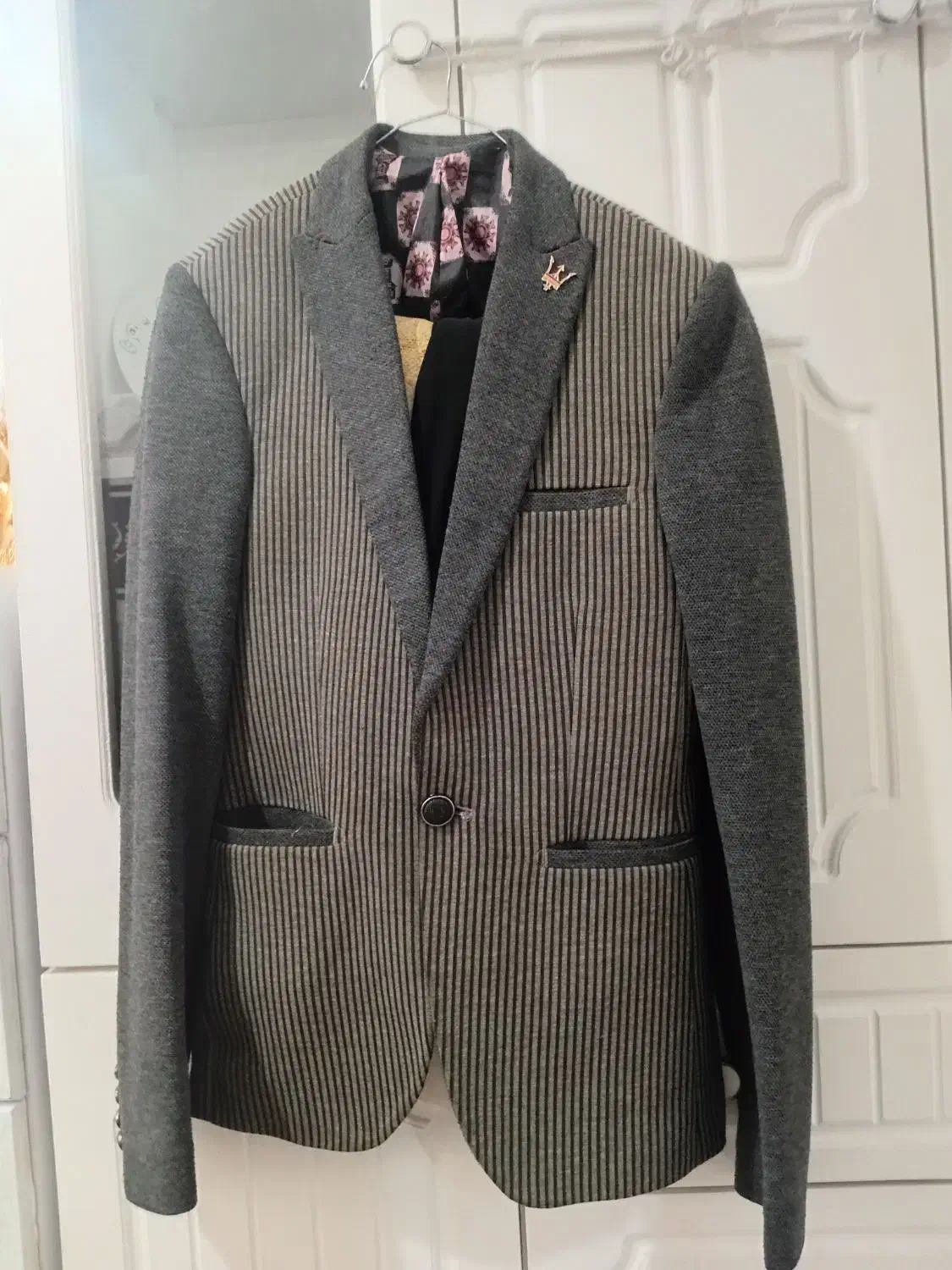 کت مردانه و مانتو|لباس|نیشابور, سرآب کوشک|دیوار