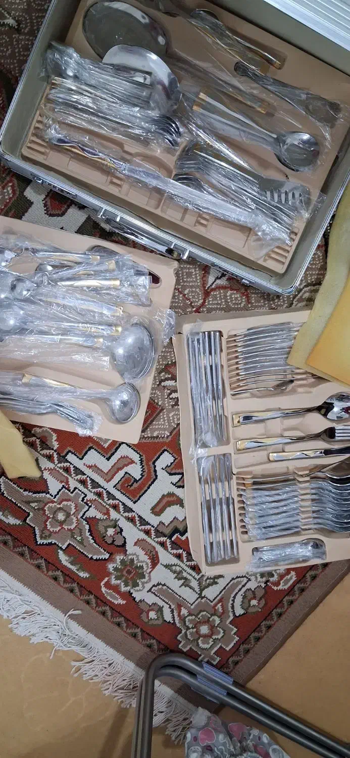 جعبه مدل کیف یا چمدون سرویس قاشق چنگال|ظروف سرو و پذیرایی|مشهد, ایثارگران|دیوار