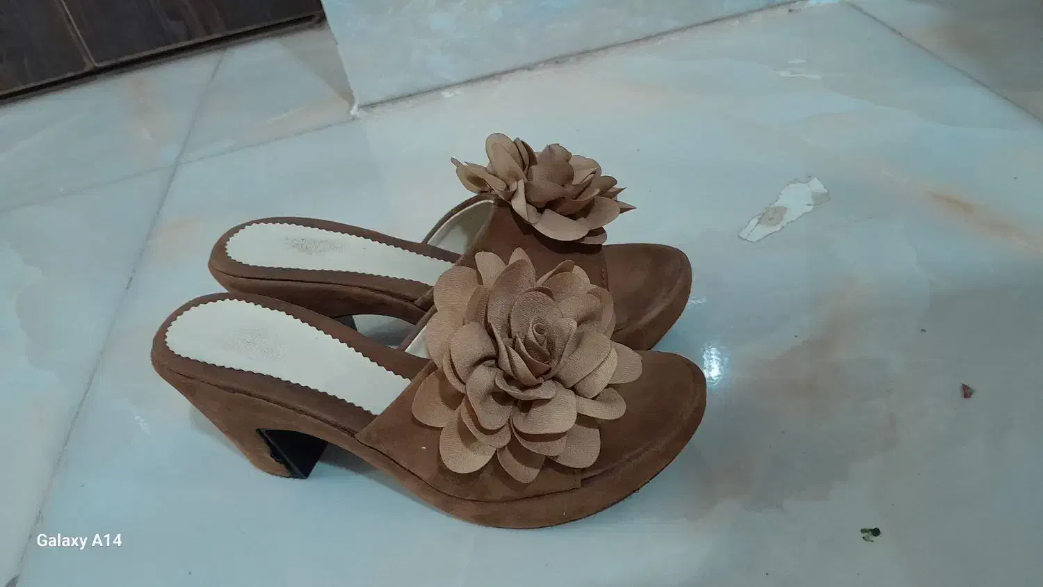 تعدادی کفش و صندل|کیف، کفش، کمربند|خمینیشهر, |دیوار