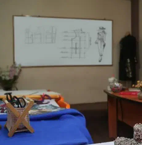 اجاره آموزشگاه برای کلاس های هنری و آموزشی وغیره|اجارهٔ کوتاه‌مدت دفتر کار و فضای آموزشی|قم, قلعه یزدیها|دیوار