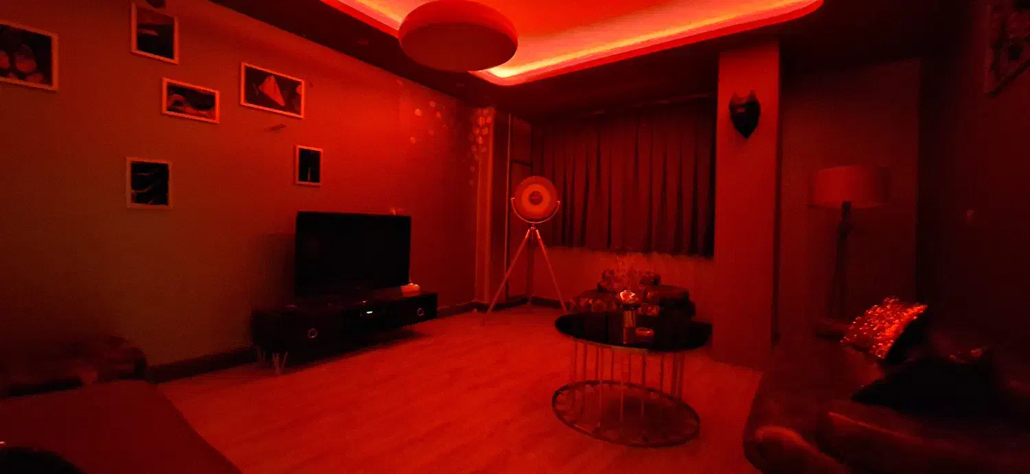 اجاره سوییت اپارتمان مبله در ۴باغ بالا|اجارهٔ کوتاه‌مدت آپارتمان و سوئیت|اصفهان, سعادت‌آباد|دیوار