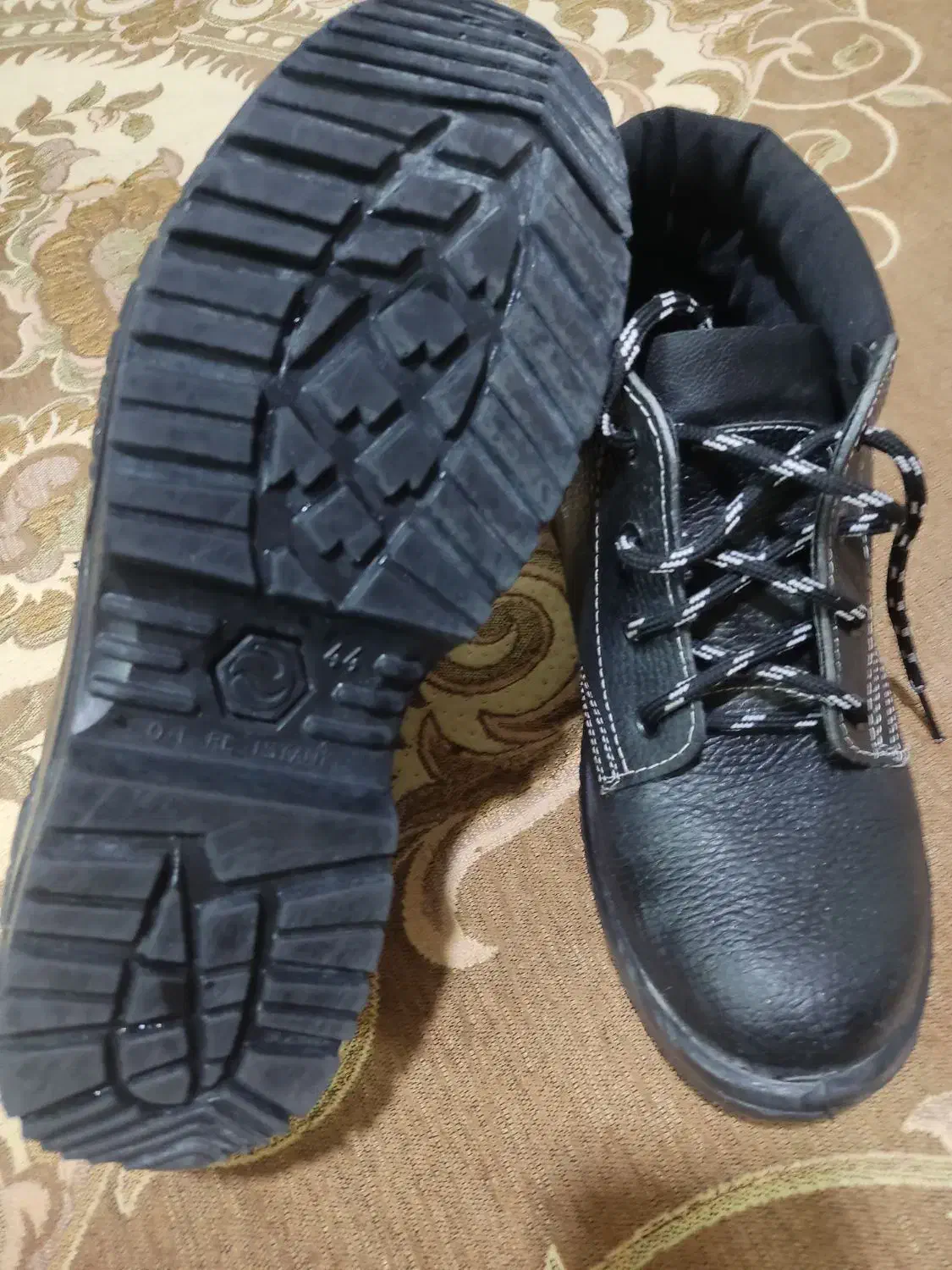 کفش کارسایز44مدل نگهبان زیرقیمت بفروش میرسه|کیف، کفش، کمربند|شاهین‌شهر, خانه کارگر|دیوار