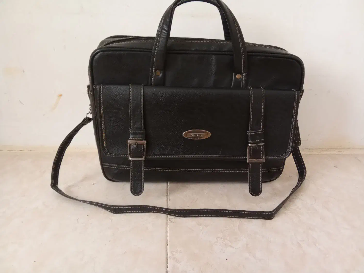 کیف اداره ومدرسه جادار|کیف، کفش، کمربند|پرند, فاز ۶|دیوار