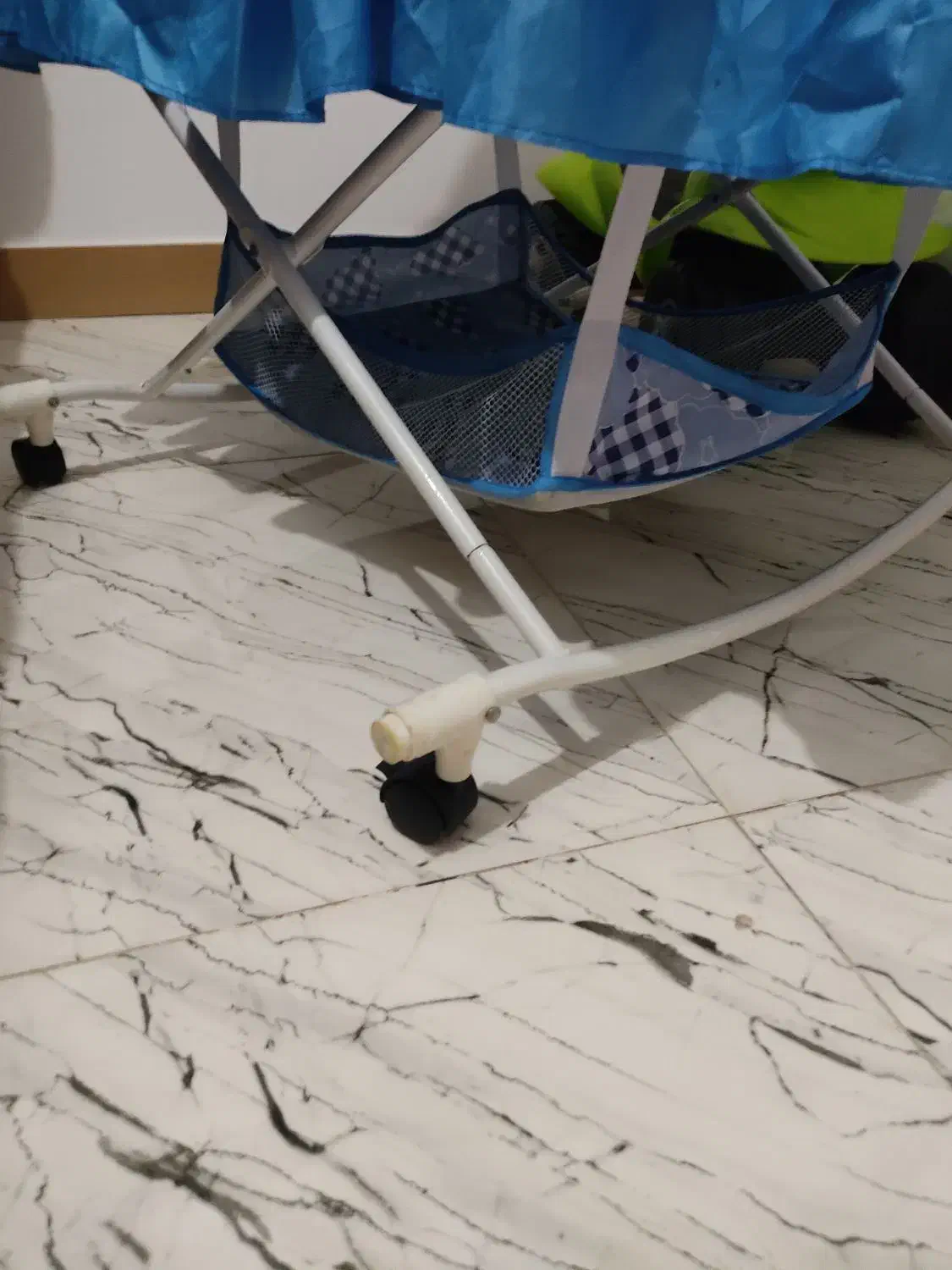 گهواره..تشک گارددار..سبدحمل نوزاد|اسباب و اثاث بچه|کرج, شهرک بنفشه|دیوار