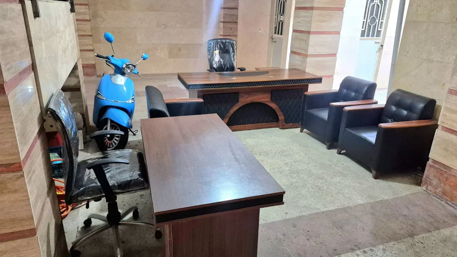 میزمدیریت میزمنشی ومبل اداری۴نفره ست کامل|مبلمان اداری|گرگان, |دیوار