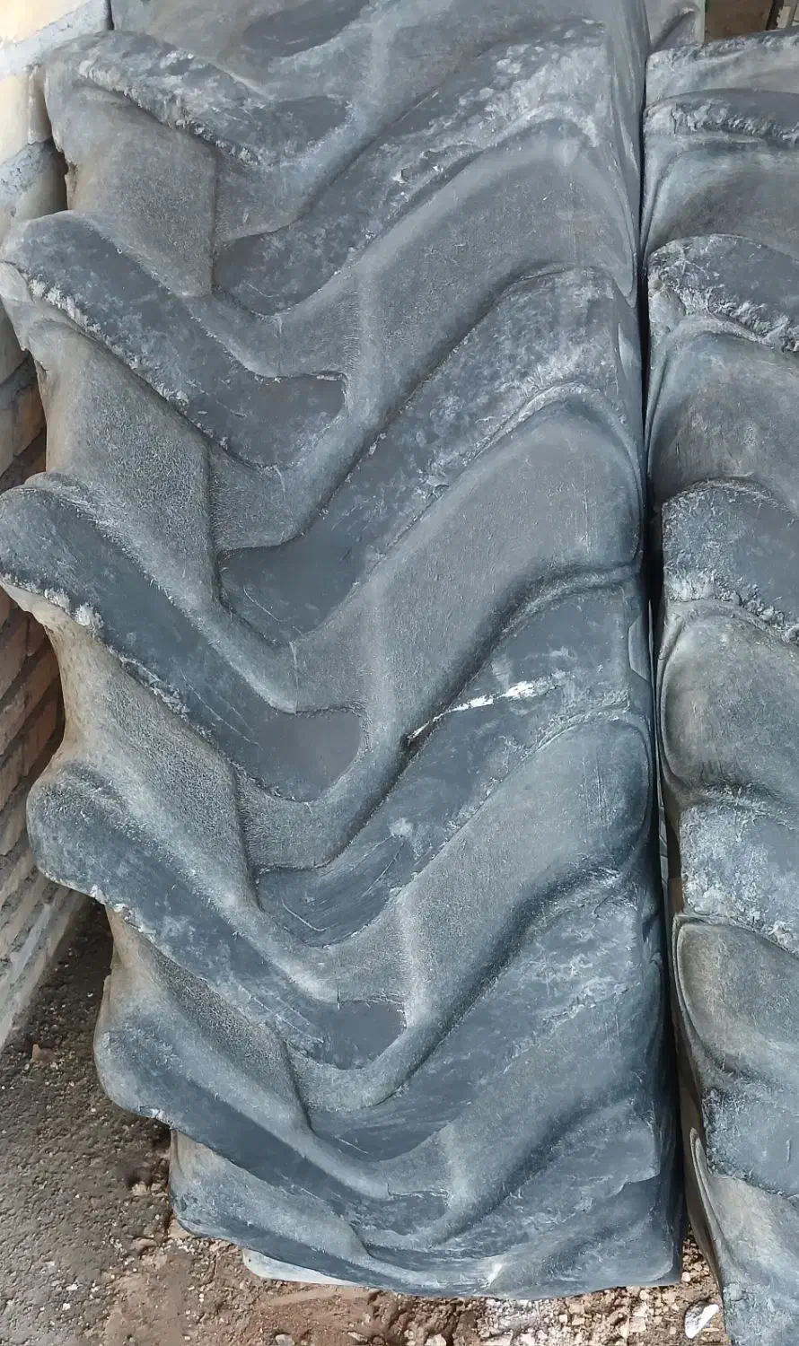 یه جفت لاستیک تراکتور18/30با ۴۰% عاج|ماشینآلات صنعتی|بیجار, |دیوار