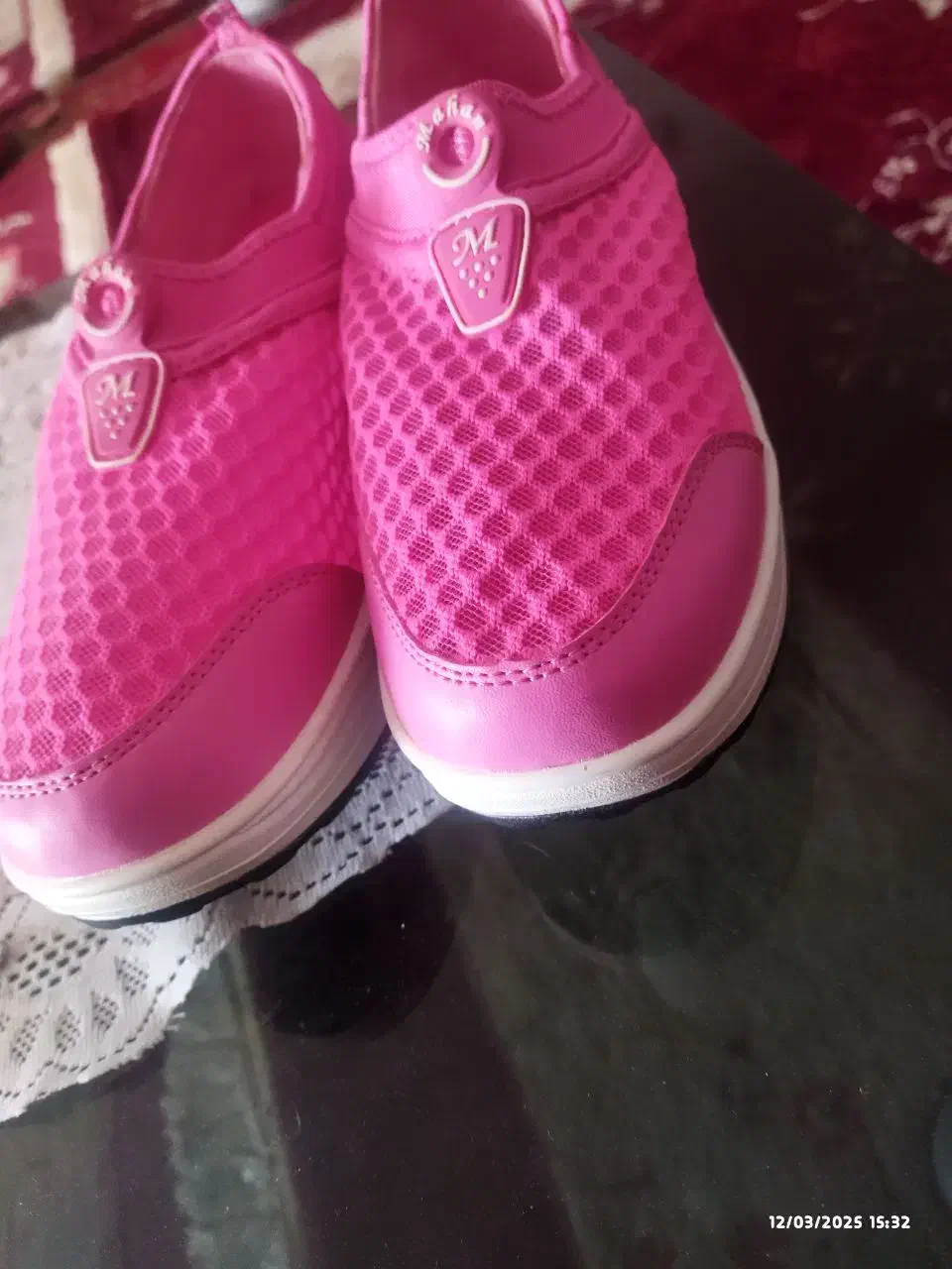 کفش|کیف، کفش، کمربند|زابل, |دیوار