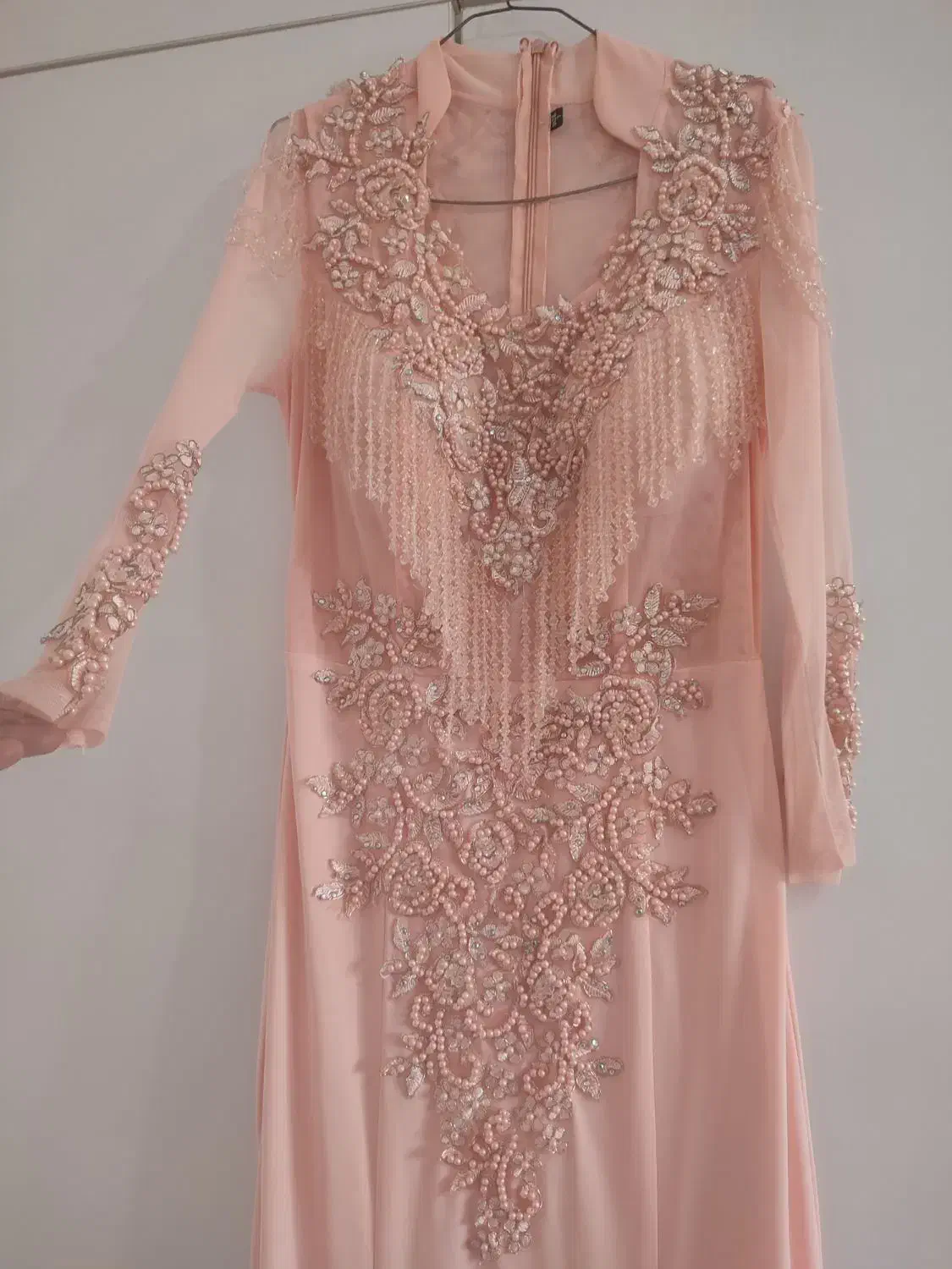 لباس مجلسی|لباس|رشت, خرسندی|دیوار