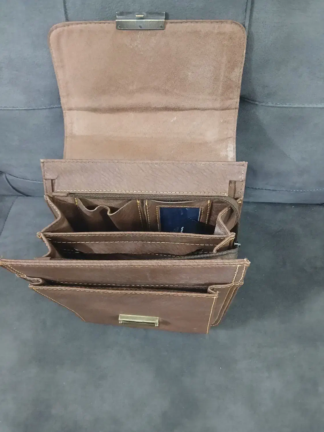 سلام.کیف مردانه چرم رمزم داربسیار شیک وعالی|کیف، کفش، کمربند|مشهد, فتح المبین|دیوار