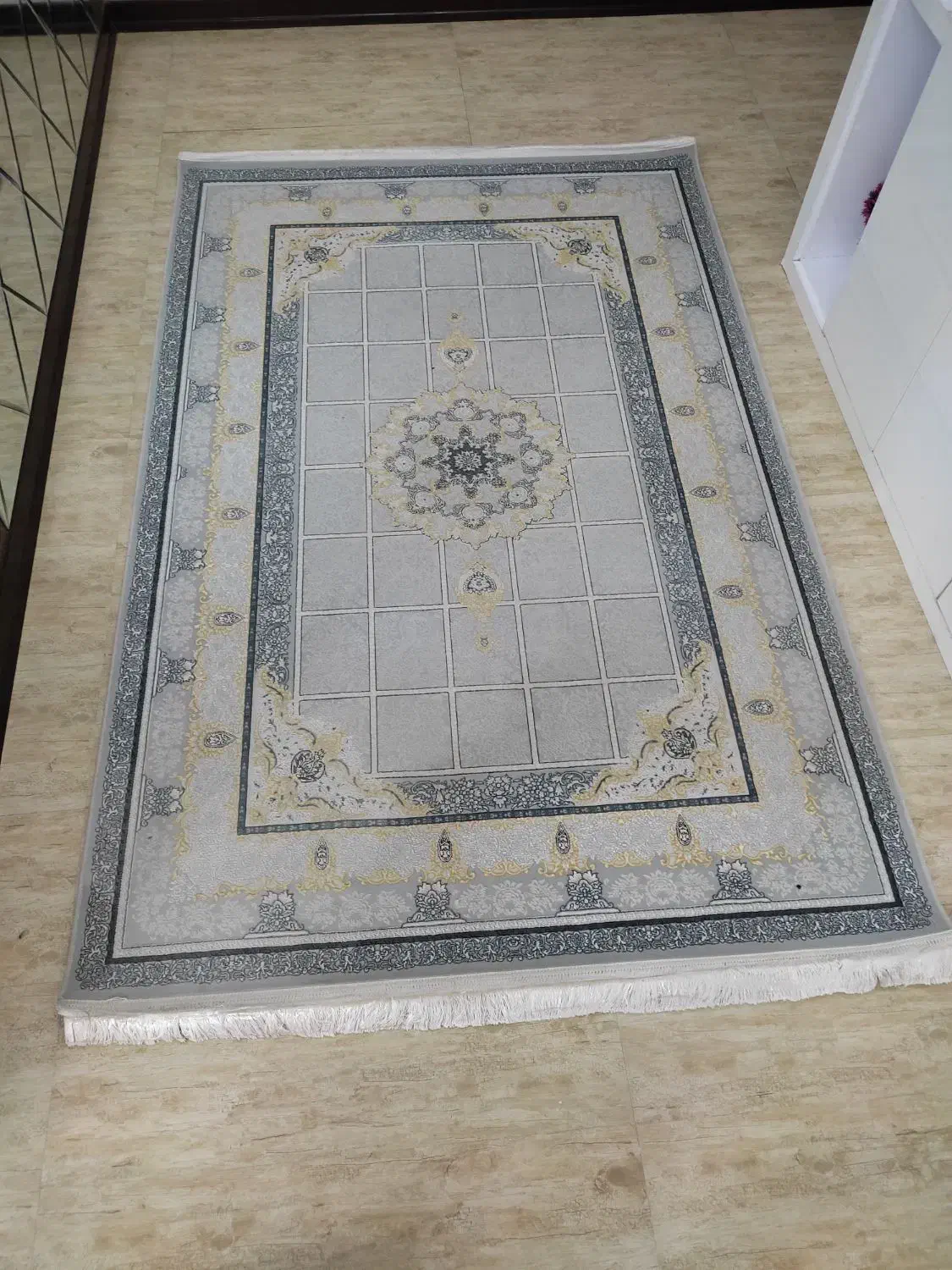 فرش با نخ ابریشم طرح جدید|فرش|زاهدان, |دیوار