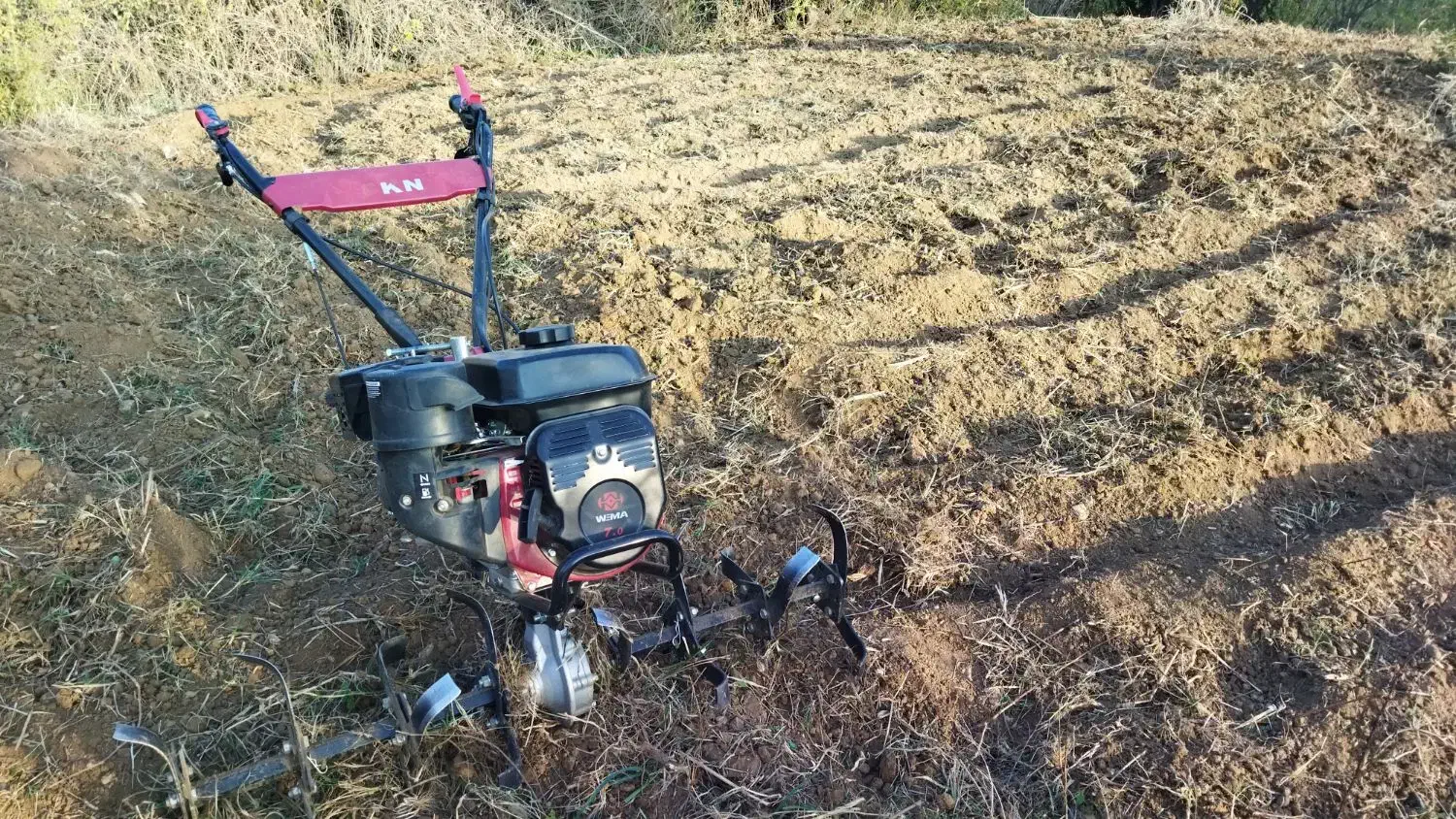 شخم زدن با تیلر کولتیواتور|خدمات باغبانی و درختکاری|مینودشت, |دیوار