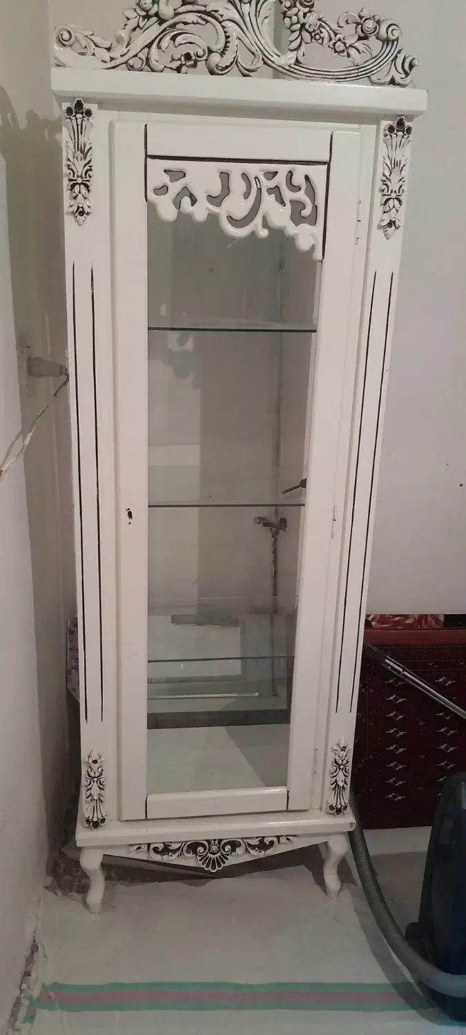 کمد ظرف تاج دار خیلی تمیز|بوفه، ویترین، کنسول|بجنورد, |دیوار