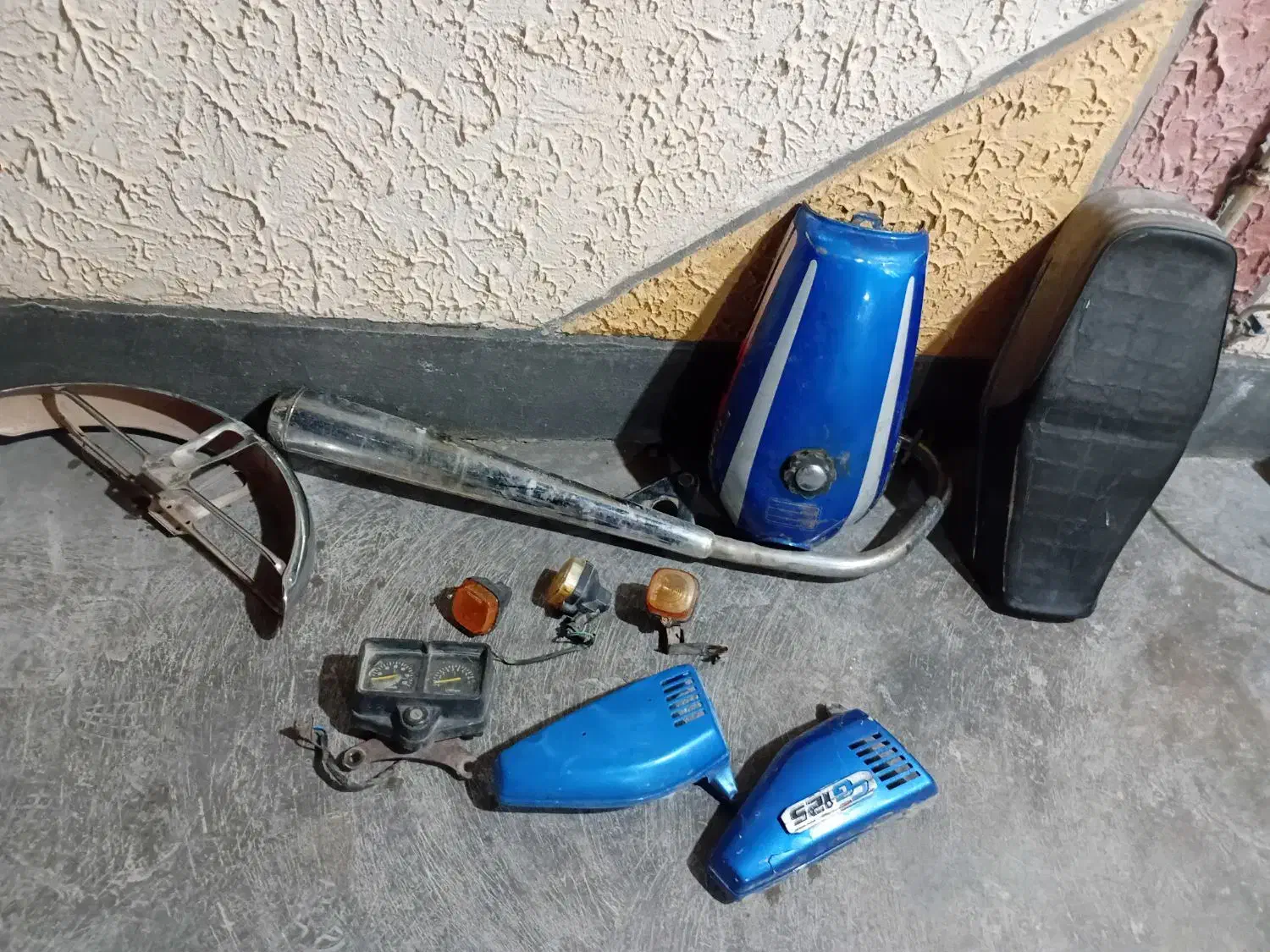 لوازم موتور ۱۲۵|قطعات یدکی و لوازم جانبی|کوهدشت, |دیوار