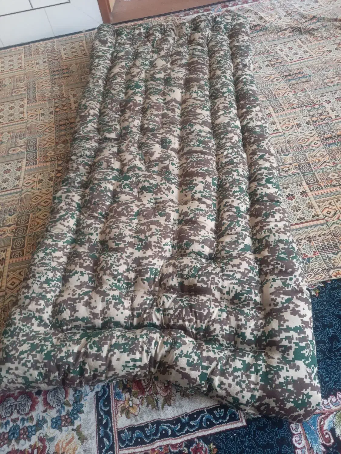 تشک و لحاف کرسی|تشک تختخواب|قهدریجان, |دیوار