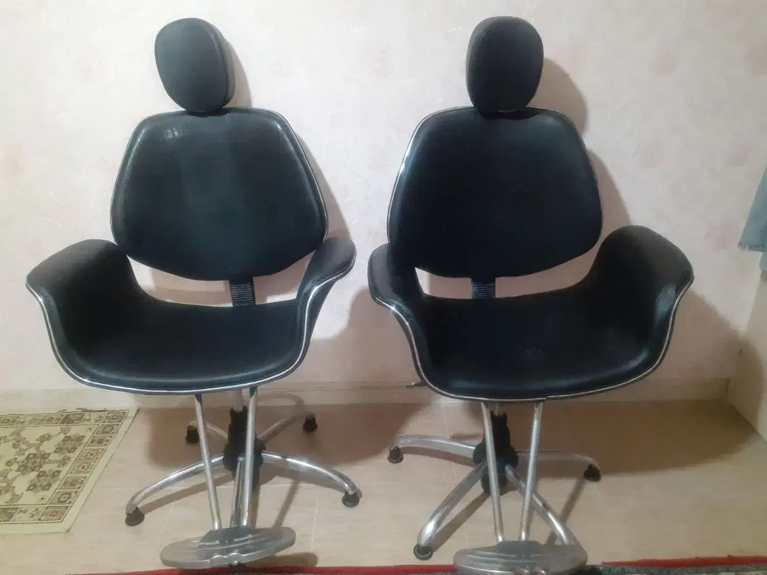 دوعددصندلی|صندلی و نیمکت|اراک, |دیوار