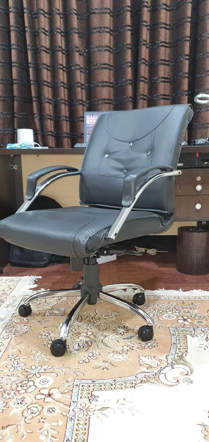 صندلی چرخدار مشکی چرمی|صندلی و نیمکت|اندیمشک, |دیوار