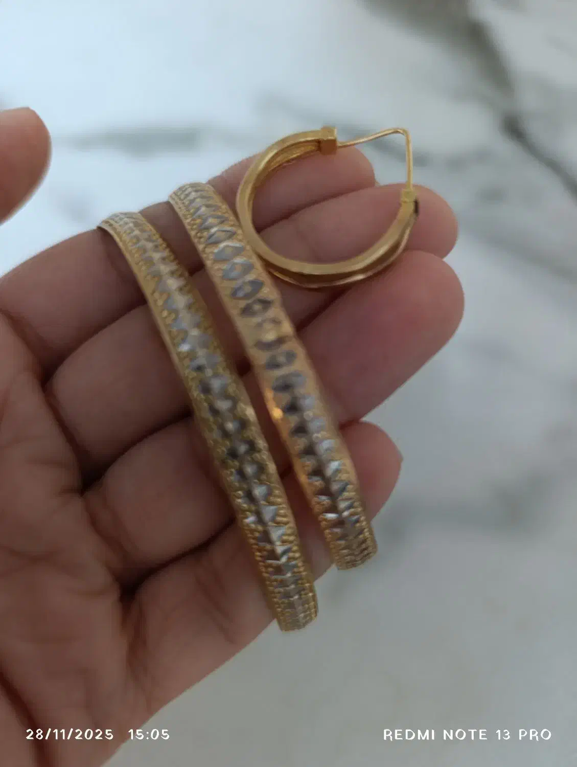 یک جفت النگو شکسته و یک لنگه گوشواره|جواهرات|قم, پردیسان|دیوار