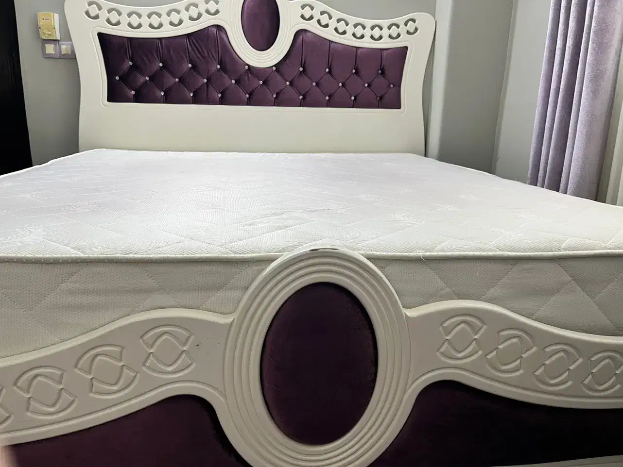 تخت خواب دونفره ۱۸۰به همراه دراور واینه وبغل تختی|تخت و سرویس خواب|بابل, |دیوار