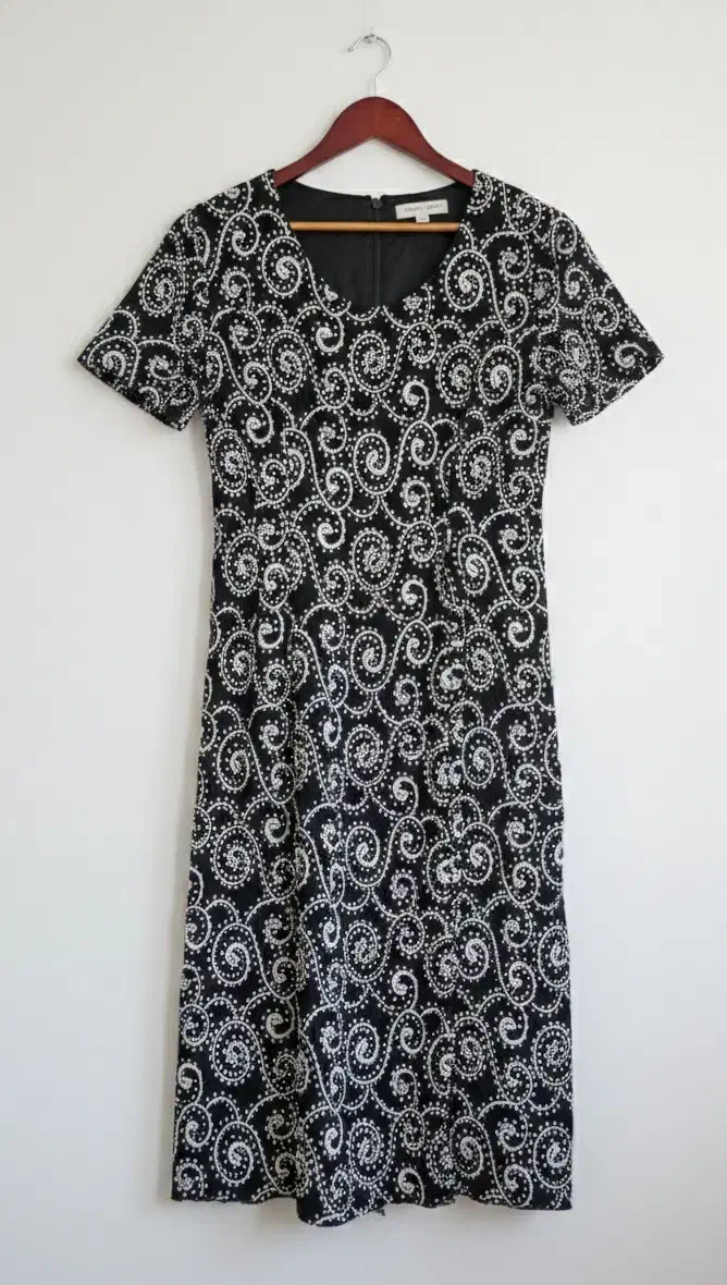 لباس|لباس|اصفهان, شاهد|دیوار