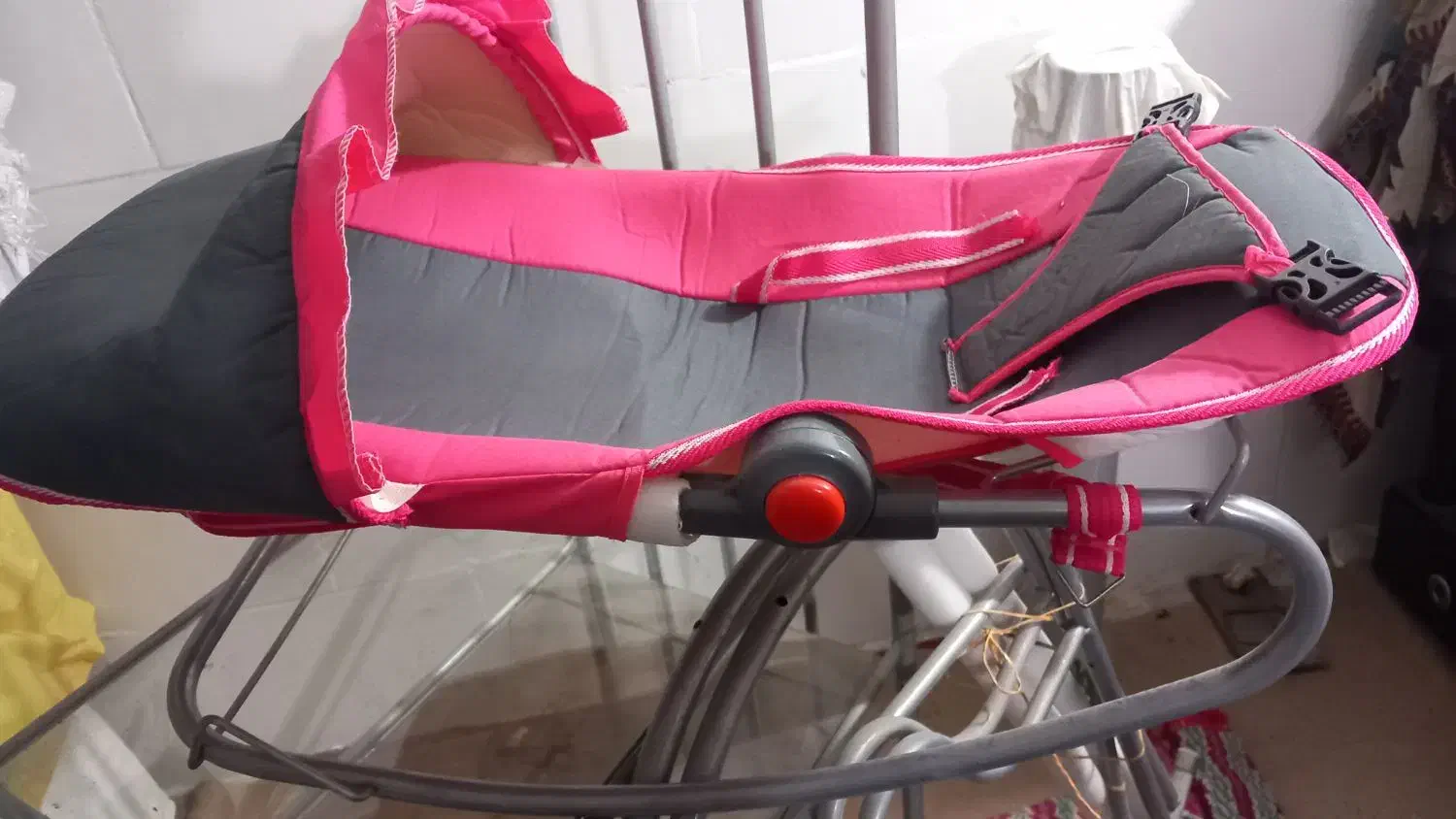 لوازم کودک زیرقیمت به دلیل جابه جای|کالسکه و لوازم جانبی|گرگان, |دیوار