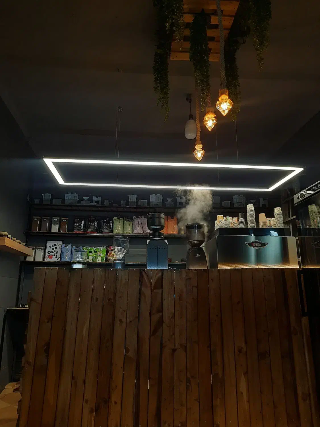 باریستا|استخدام خدمات فروشگاه و رستوران|بندرعباس, |دیوار