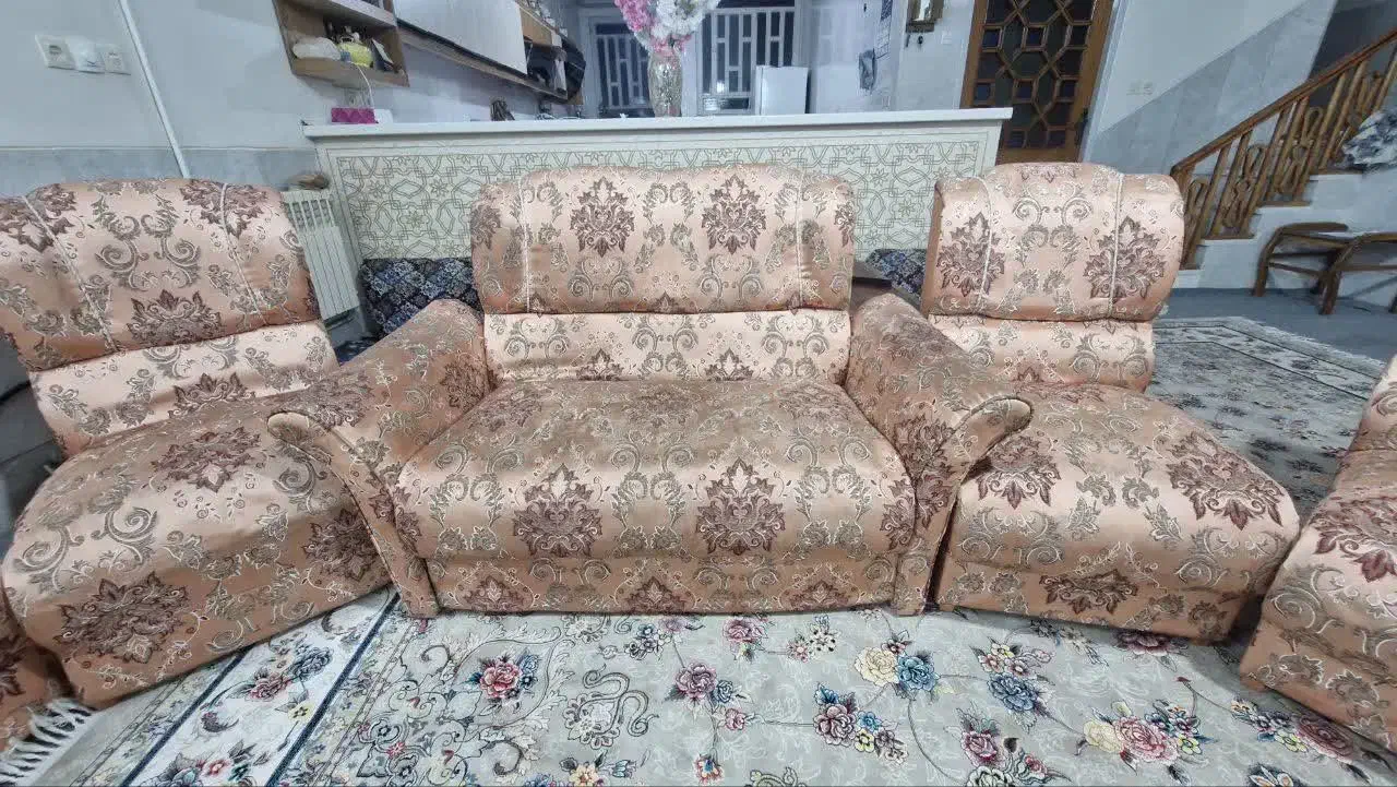 دو دست مبل خیلی سالم|مبلمان خانگی و میز عسلی|مهریز, |دیوار