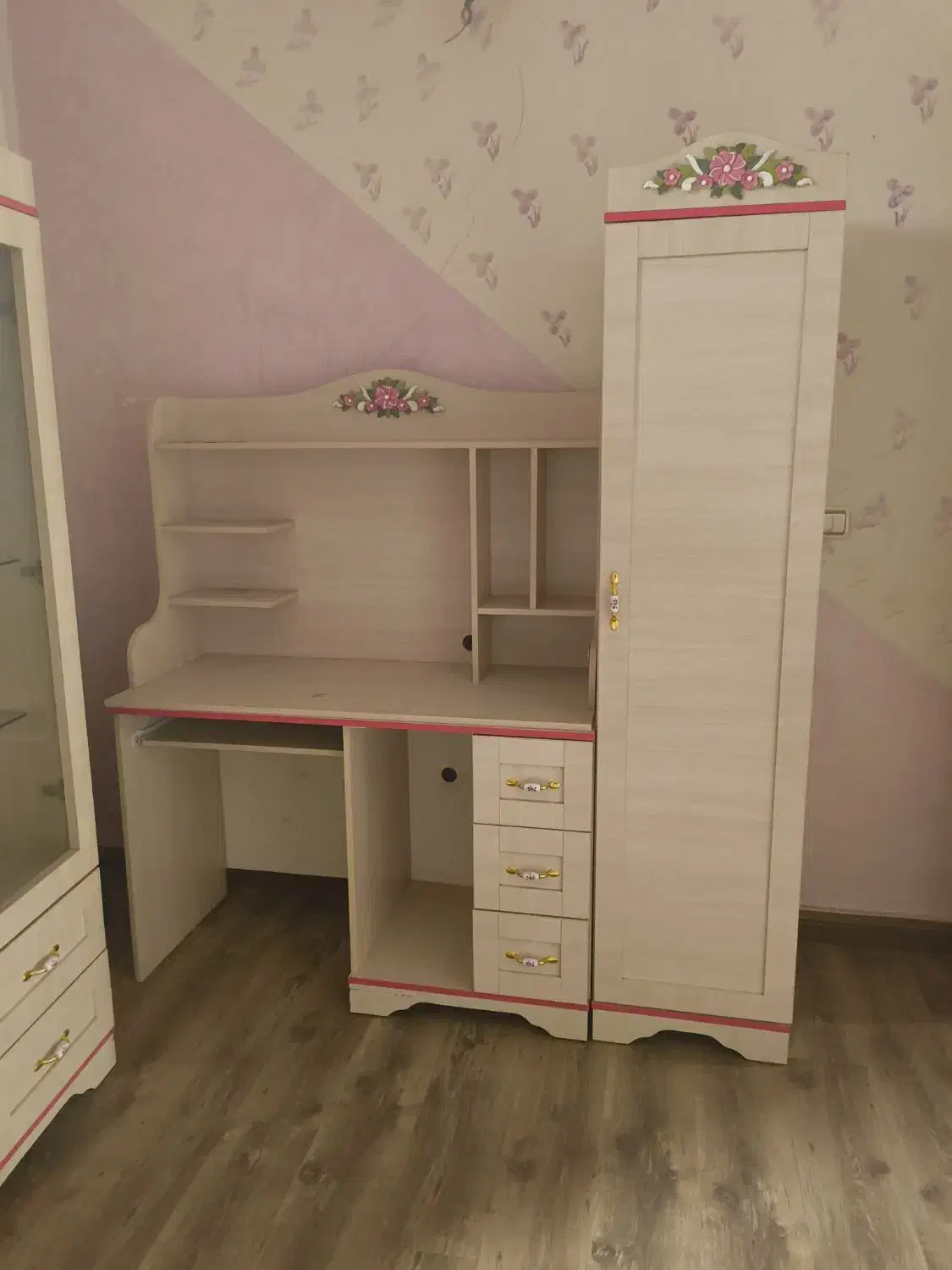 میز و کمد دخترانه|جاکفشی، کمد، دراور|تهران, گلستان (شهرک راه آهن)|دیوار