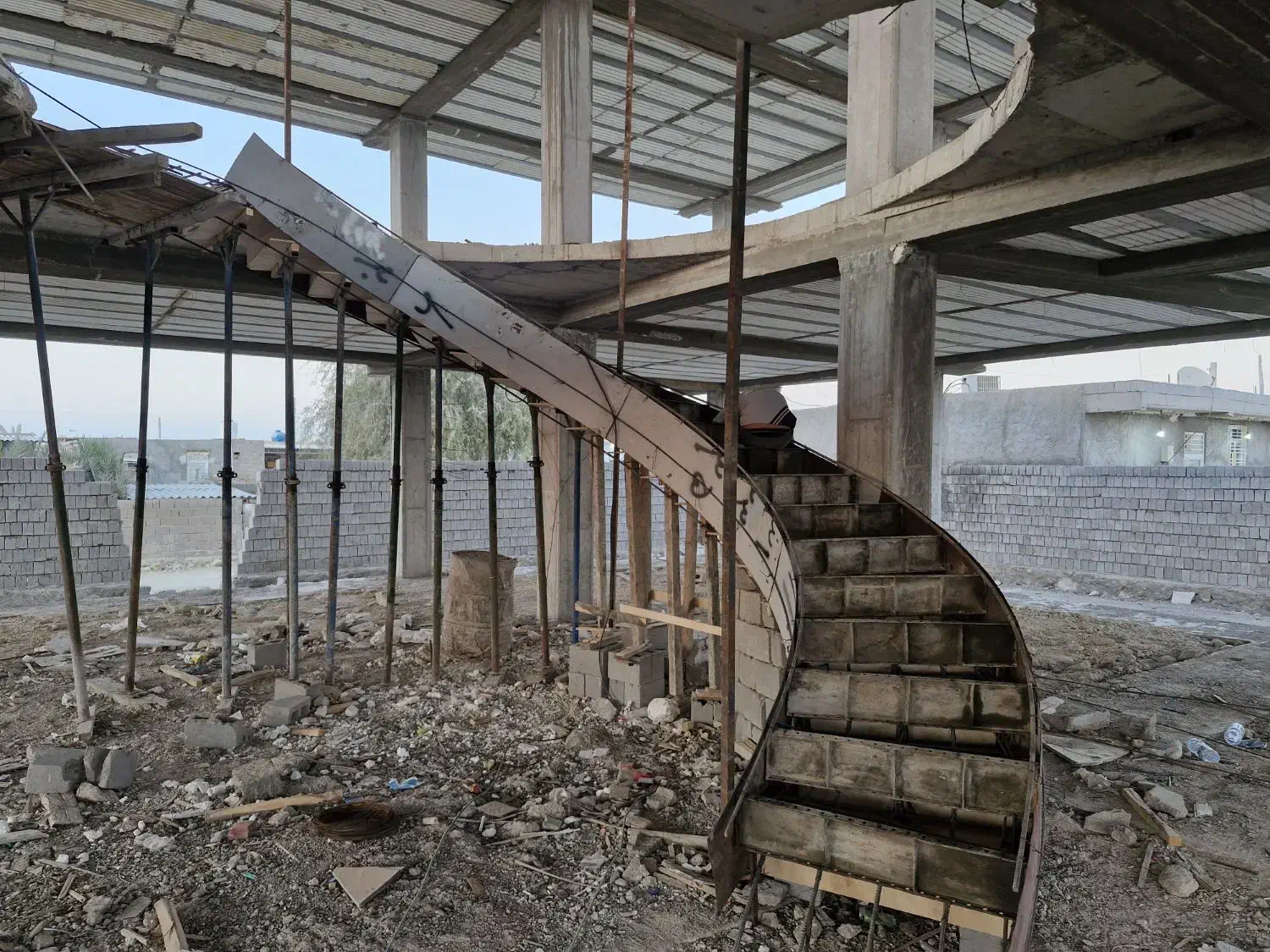 آرماتوربند و قالب بندی|خدمات پیشه و مهارت|قشم, |دیوار