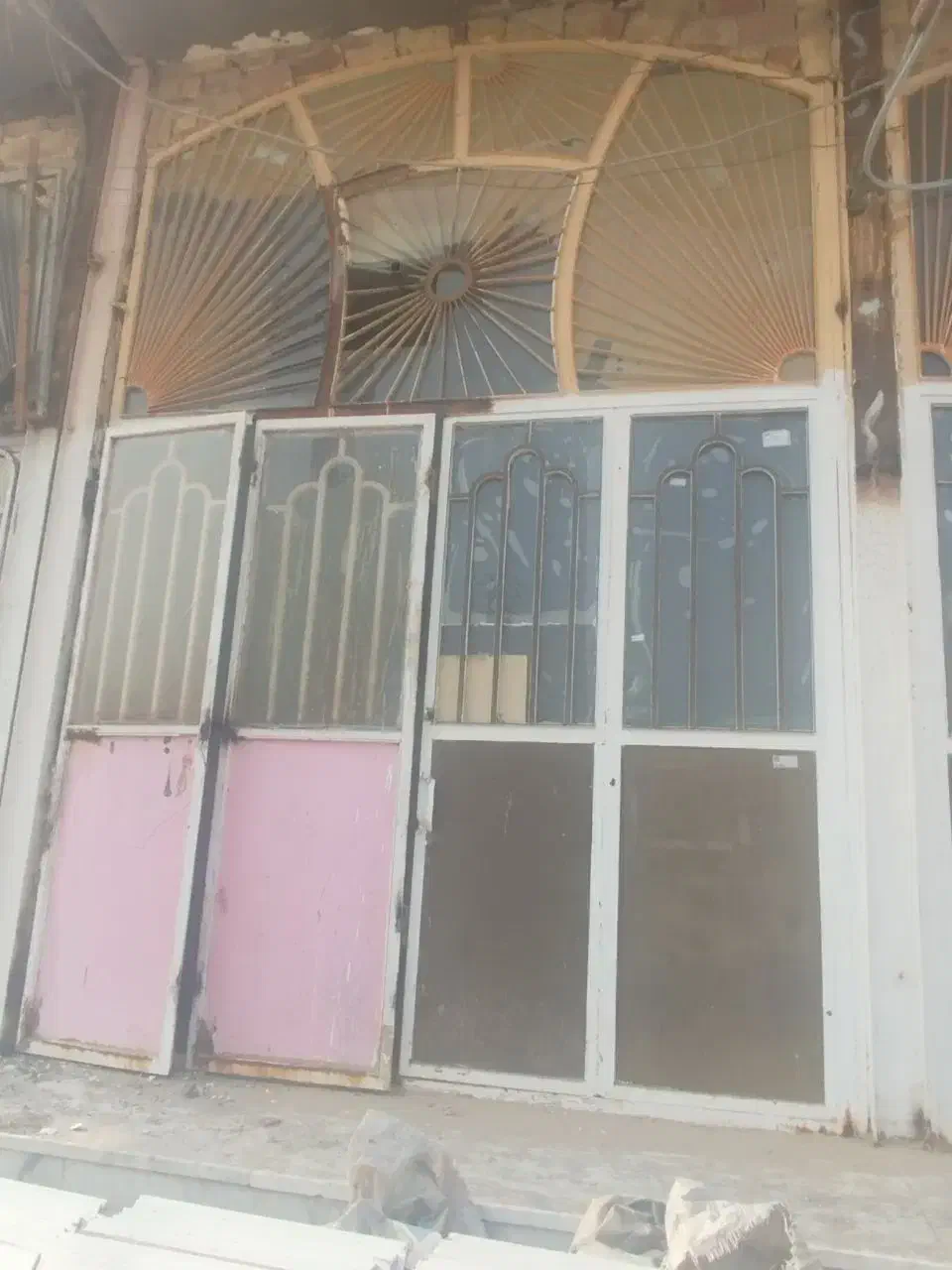 فروش دو در آهنی مغازه|مصالح و تجهیزات ساختمان|زهک, |دیوار