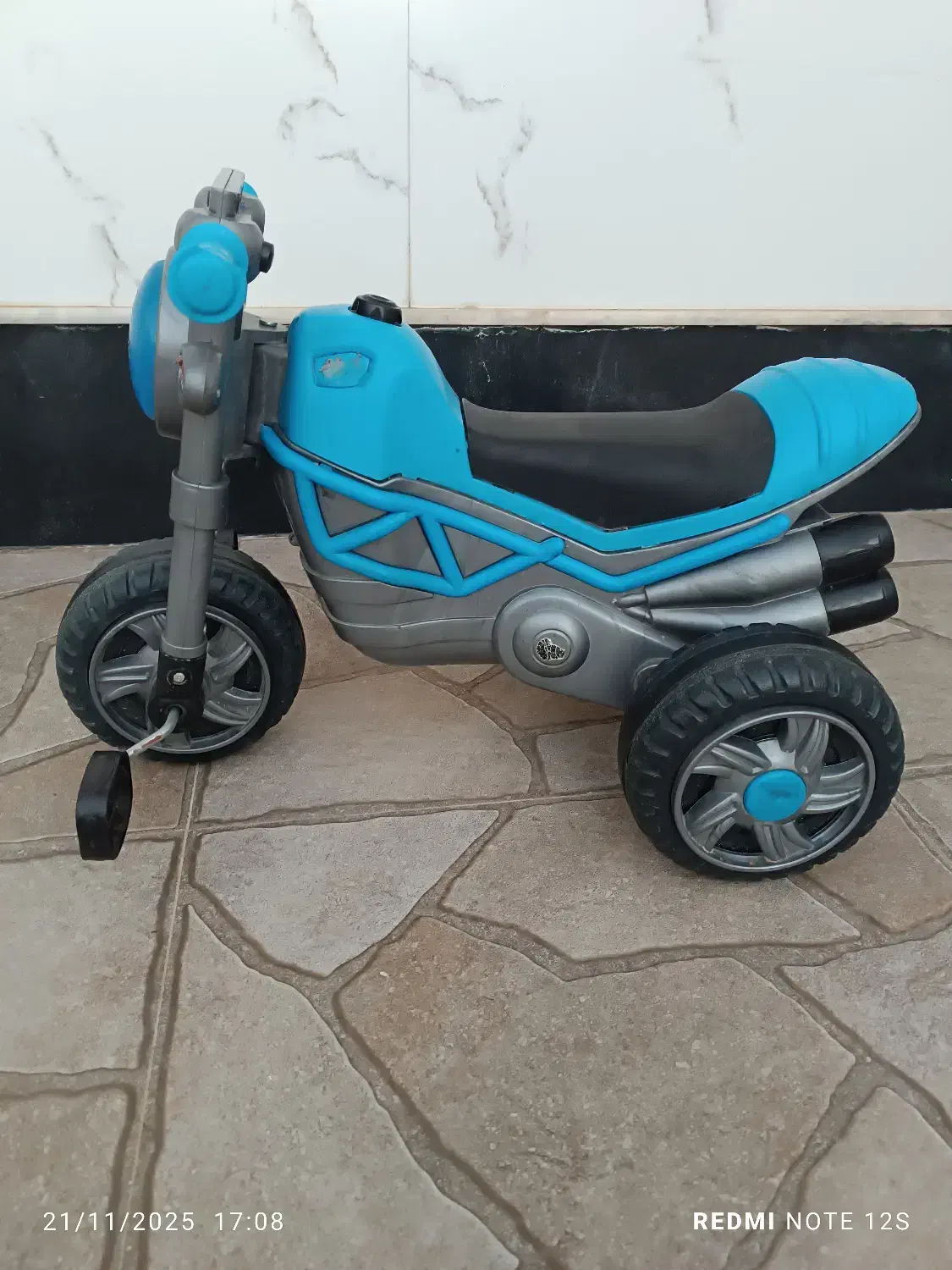 سه چرخه|دوچرخه، اسکیت، اسکوتر|کبودرآهنگ, |دیوار