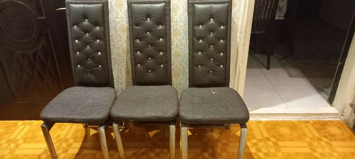 ۳عدد صندلی پایه استیل|صندلی و نیمکت|رشت, لاکان شهر|دیوار