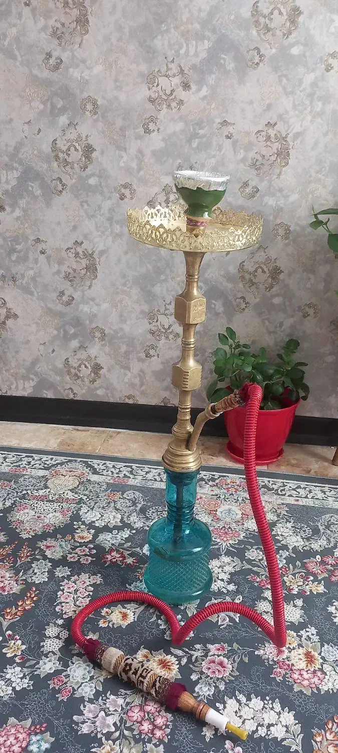 قیلون برجی قدیمی|کلکسیون اشیاء عتیقه|خرم‌آباد, |دیوار