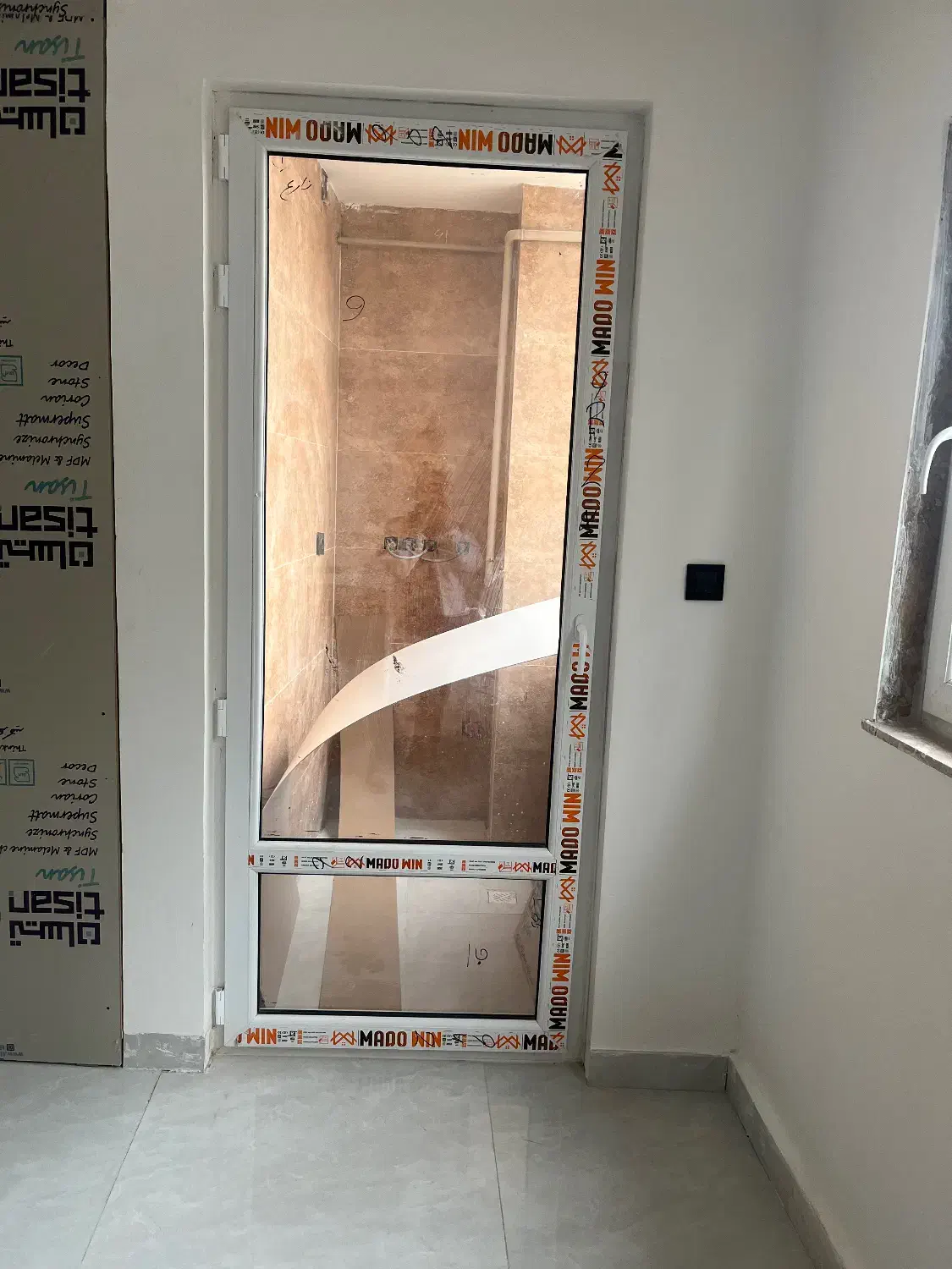 در بالکن نو نو بدون استفاده|مصالح و تجهیزات ساختمان|رشت, فلسطین|دیوار