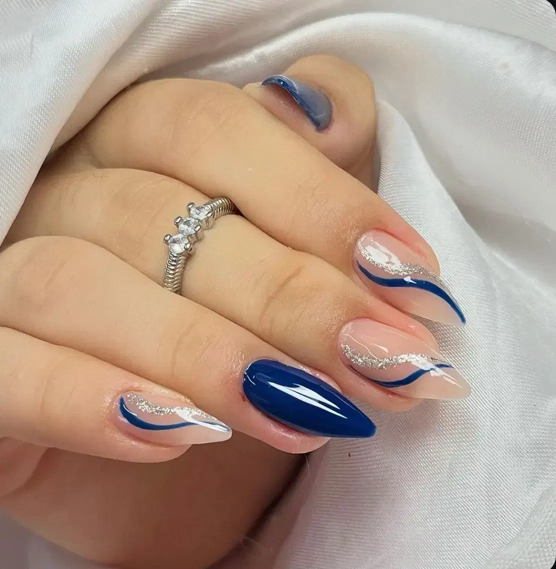 کاشت ناخن|خدمات آرایشگری و زیبایی|چرداول, |دیوار