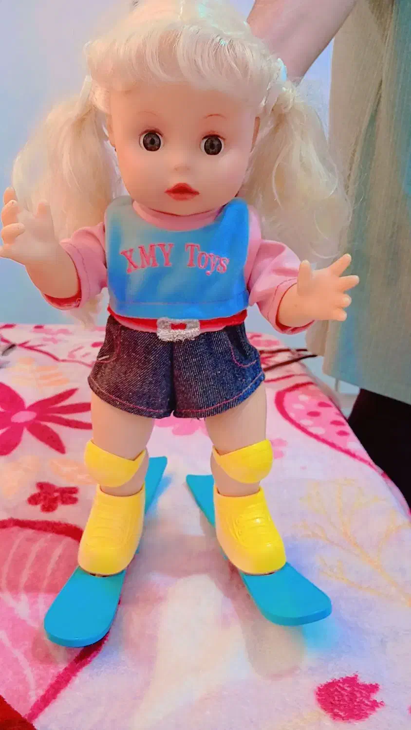 عروسک|اسباب‌بازی بچه|هشتگرد, فاز ۷ مهستان|دیوار