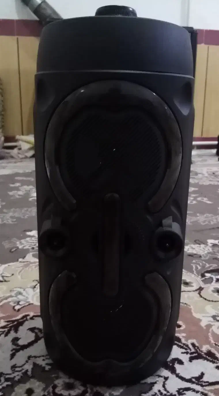 اسپیکر میکروفون دار بزرگ و یک دونه اسپیکر کوچک|سیستم صوتی خانگی|خرمآباد, |دیوار