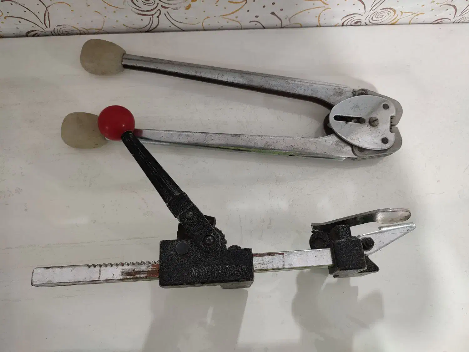 تسمه کش قدیمی|ابزارآلات|مشهد, نیزه|دیوار