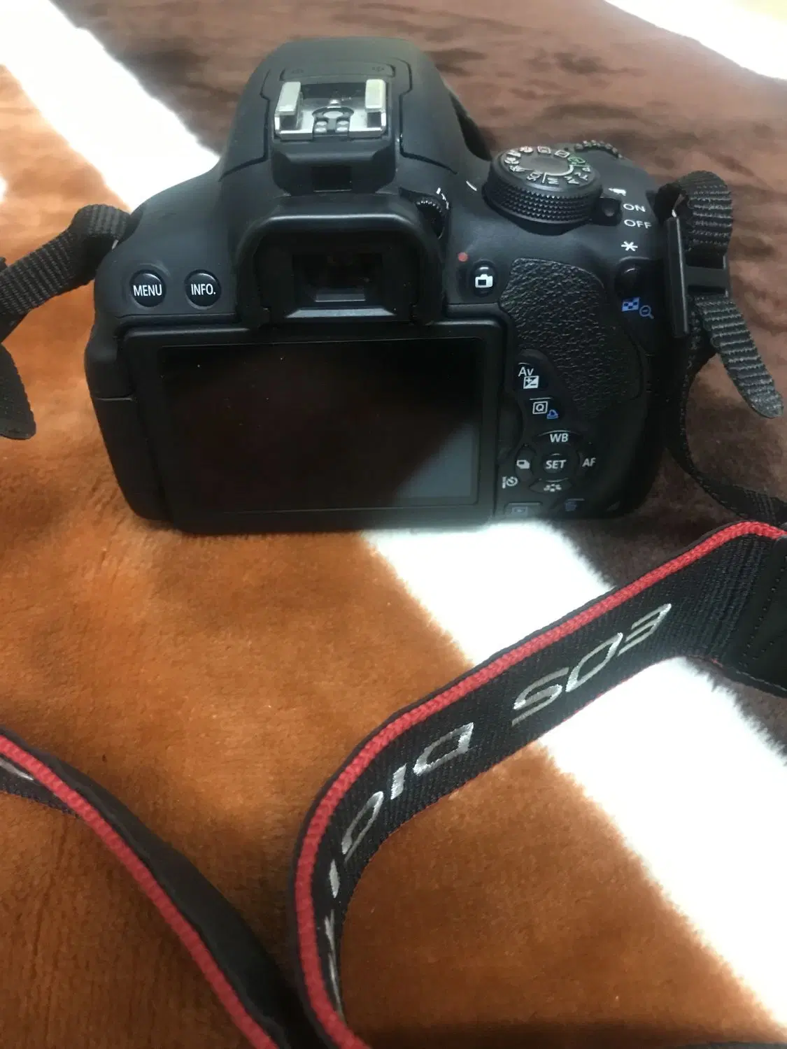 700D Canon|دوربین عکاسی و فیلم‌برداری|قم, انسجام|دیوار