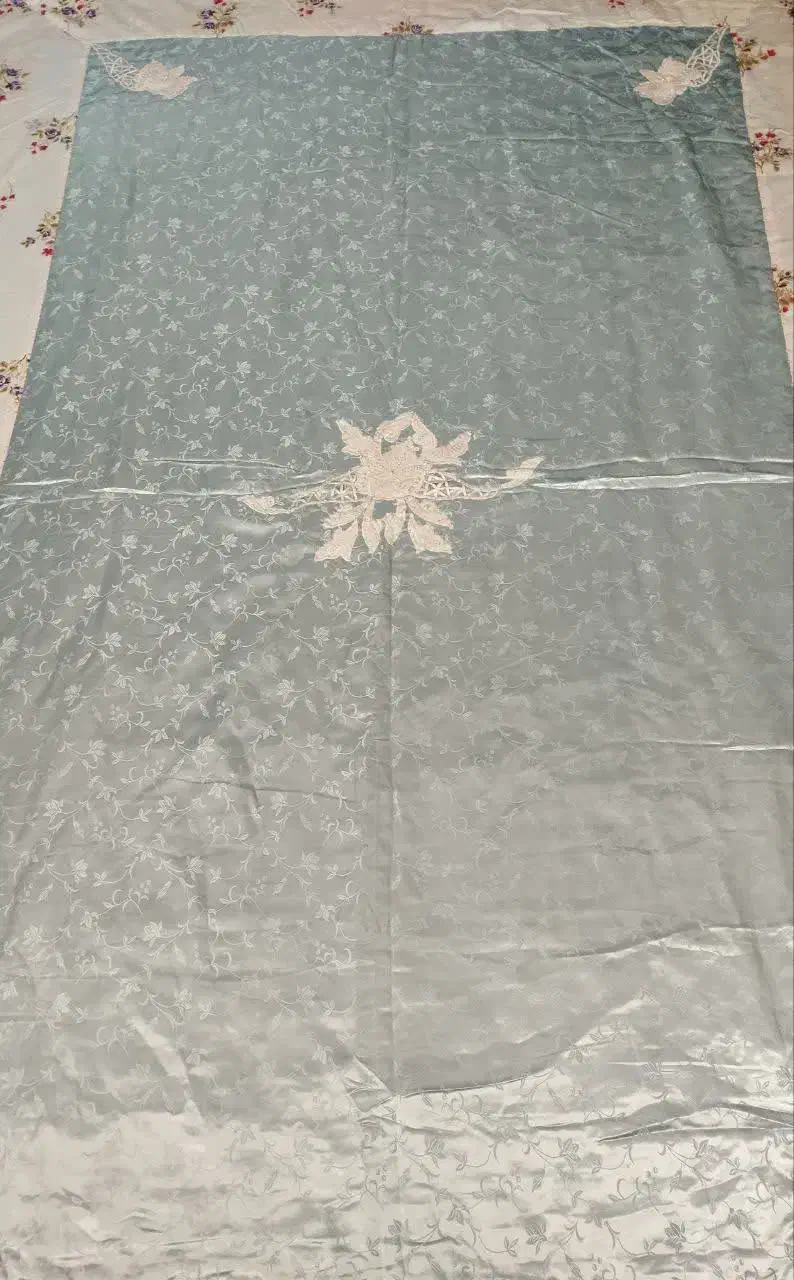 لحاف|روفرشی|ری, علایین|دیوار