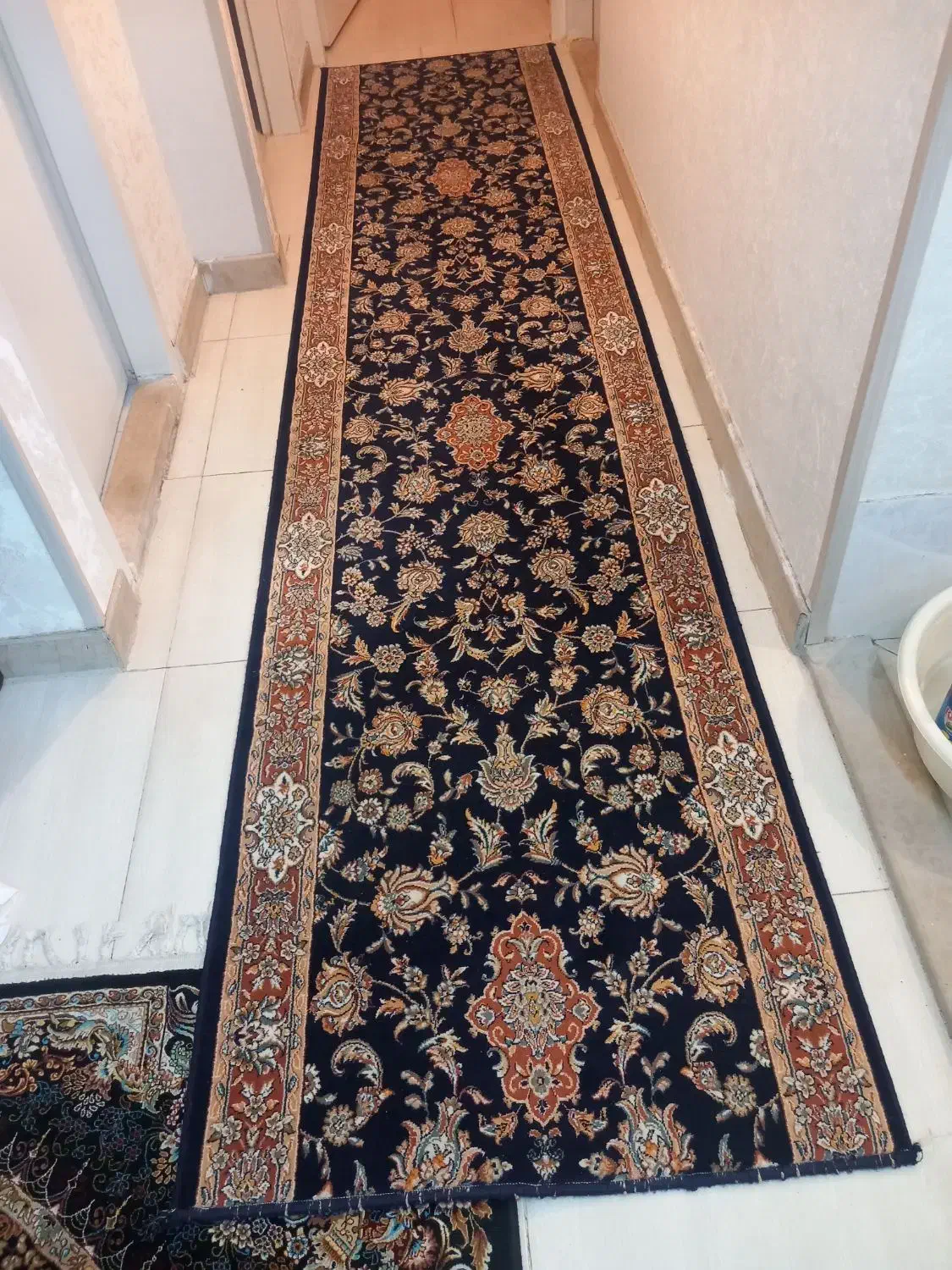 یک عدد فرش راهرویی در حد نو|فرش|اراک, |دیوار